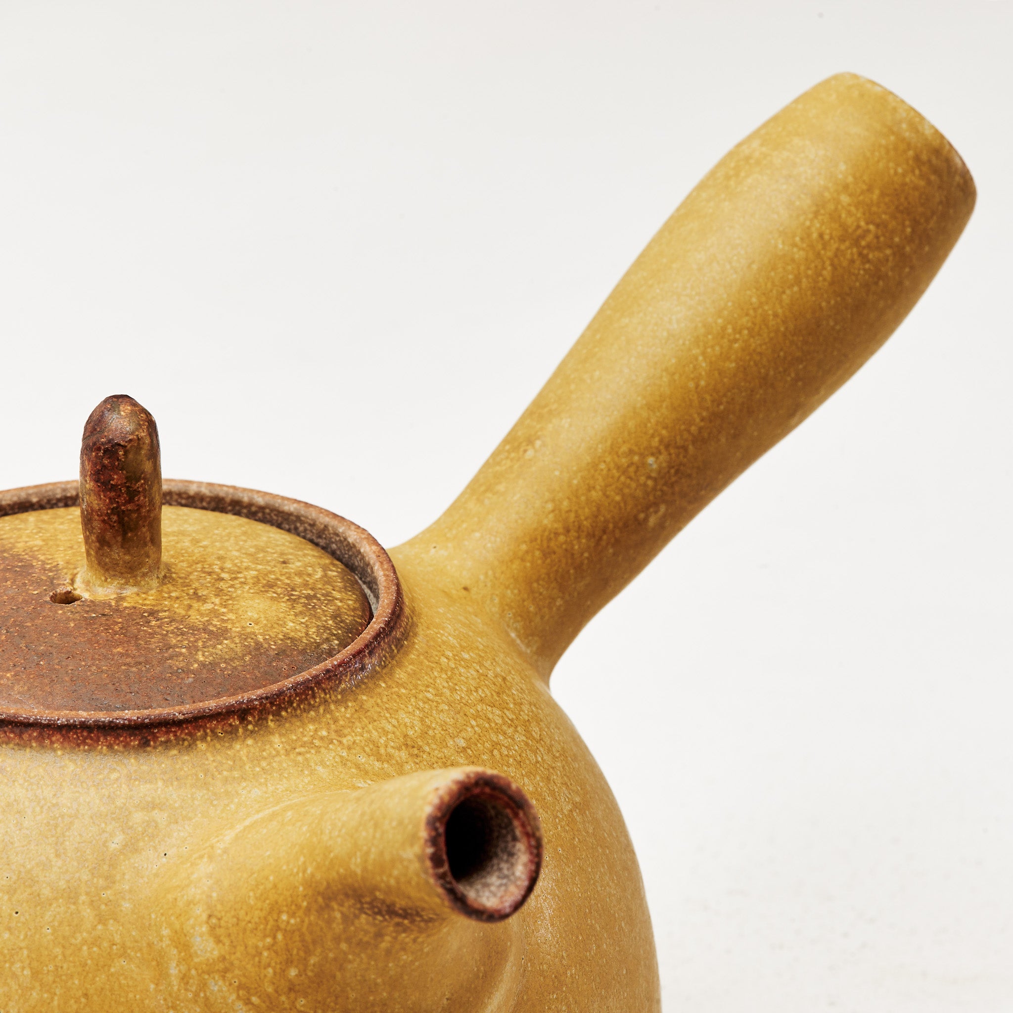 Golden Petal Ceramic side-handle teapot (610ml)