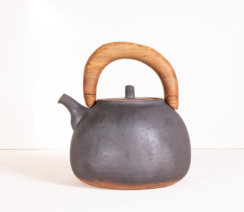 Kettle in new moon finish