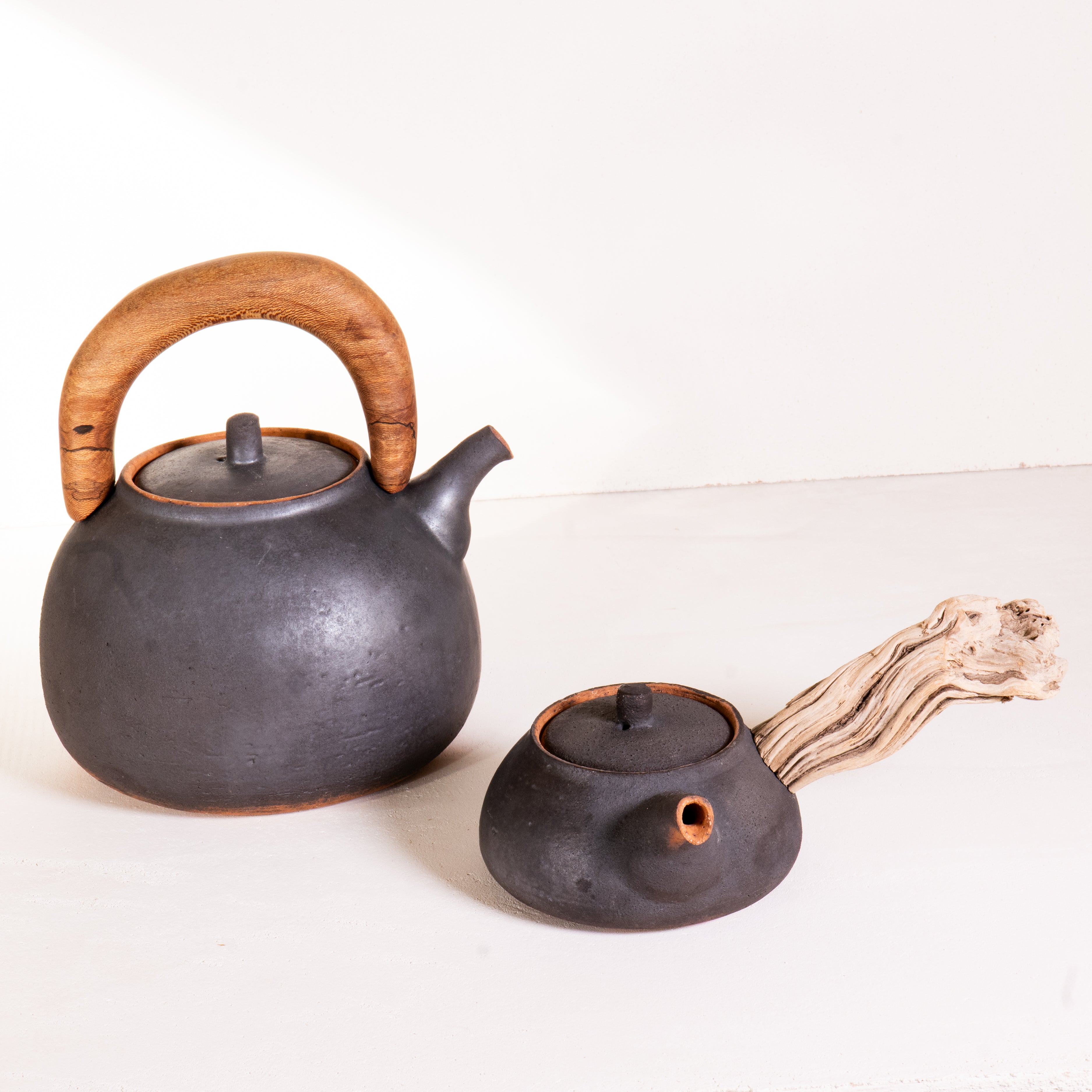 Kettle in new moon finish