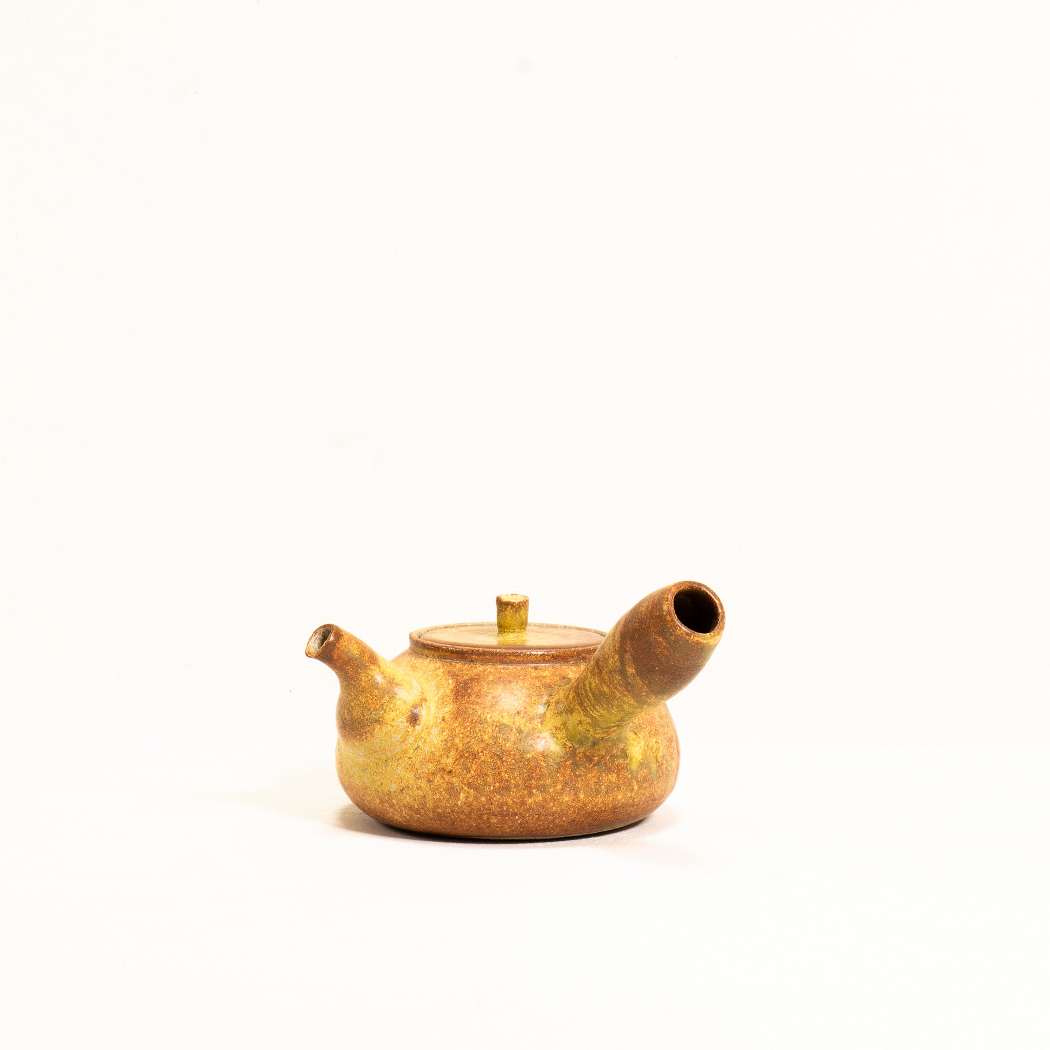 Ceramic side handle