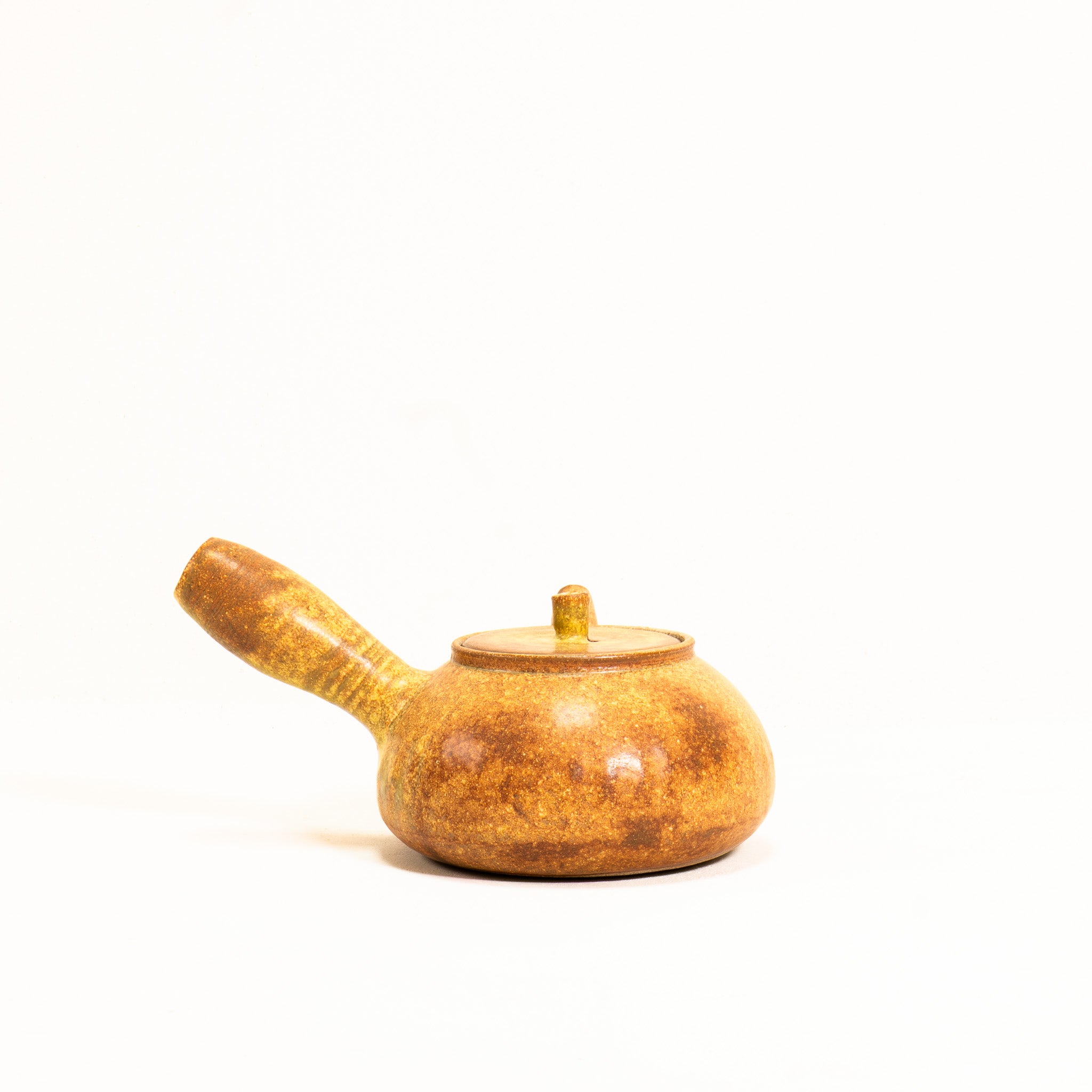 Ceramic side handle