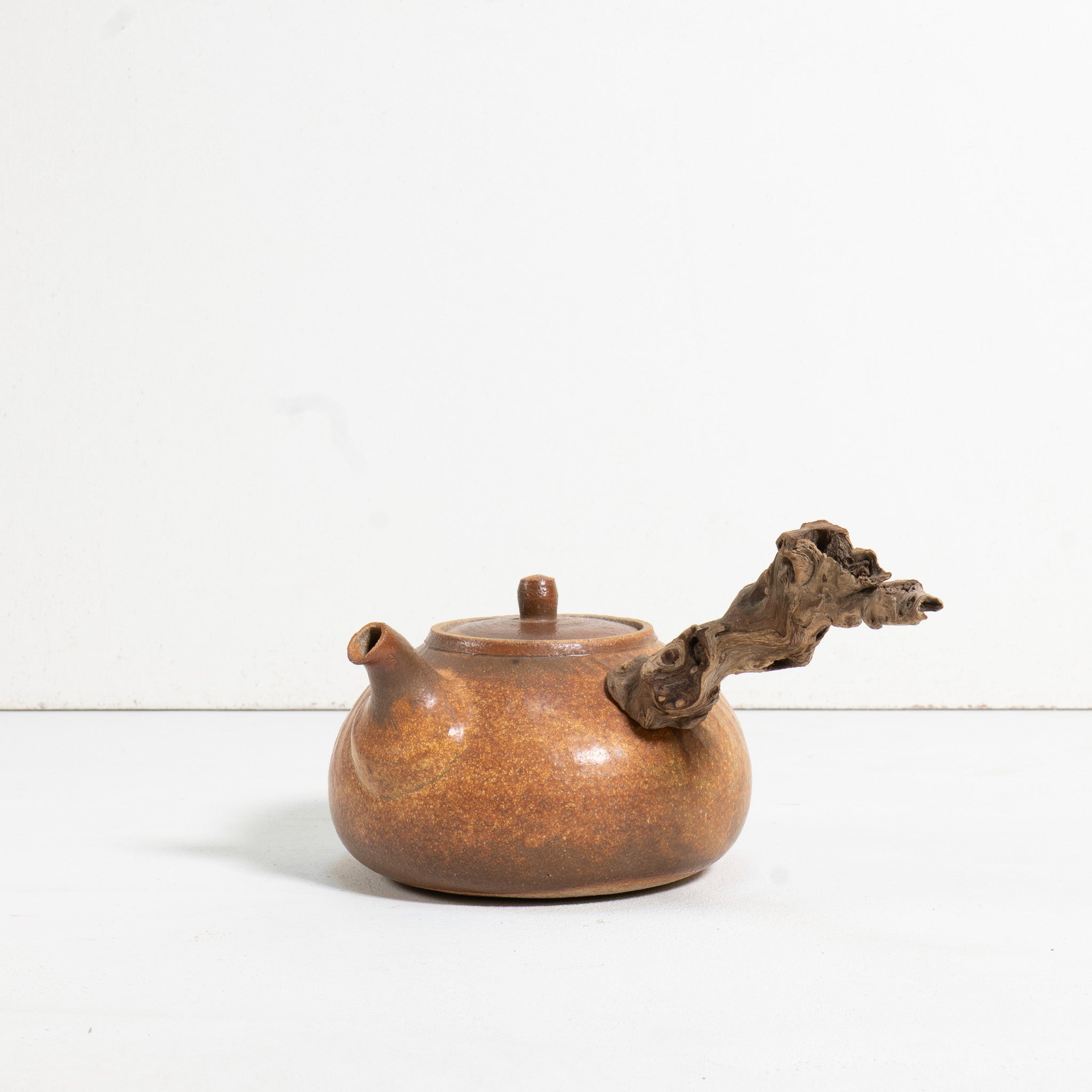 Wooden side handle teapot