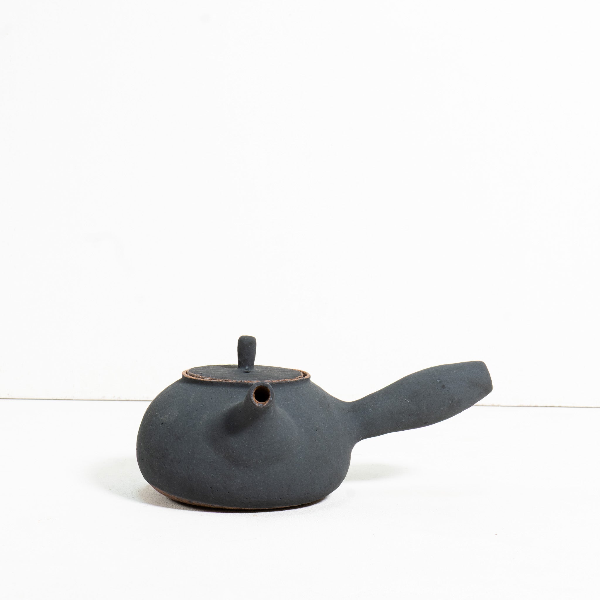 New moon ceramic side handle