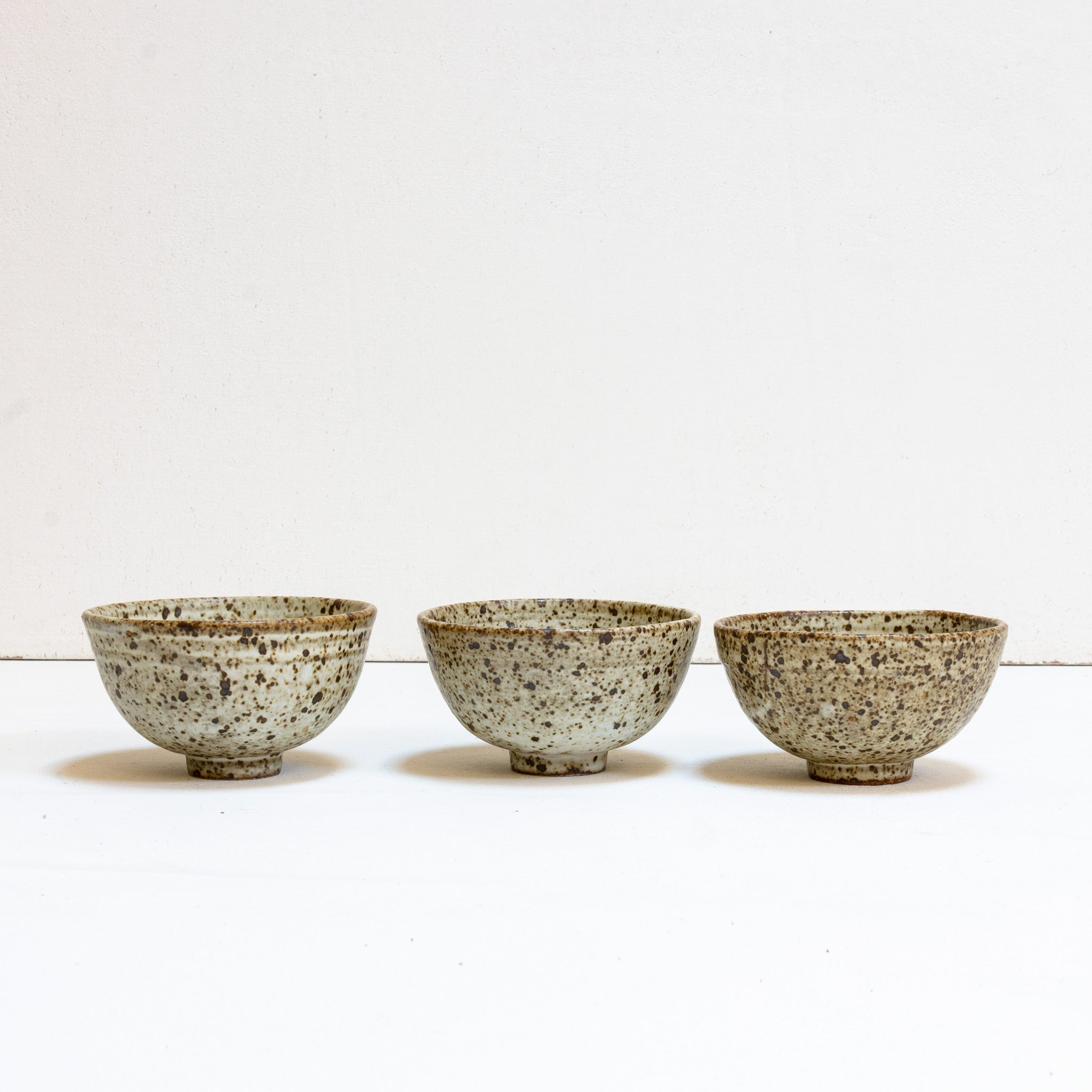 Quail egg tea bowls