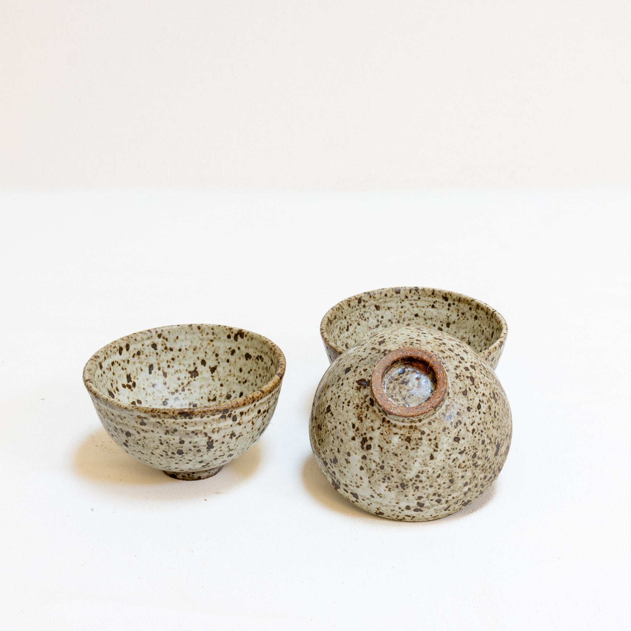 Quail egg tea bowls