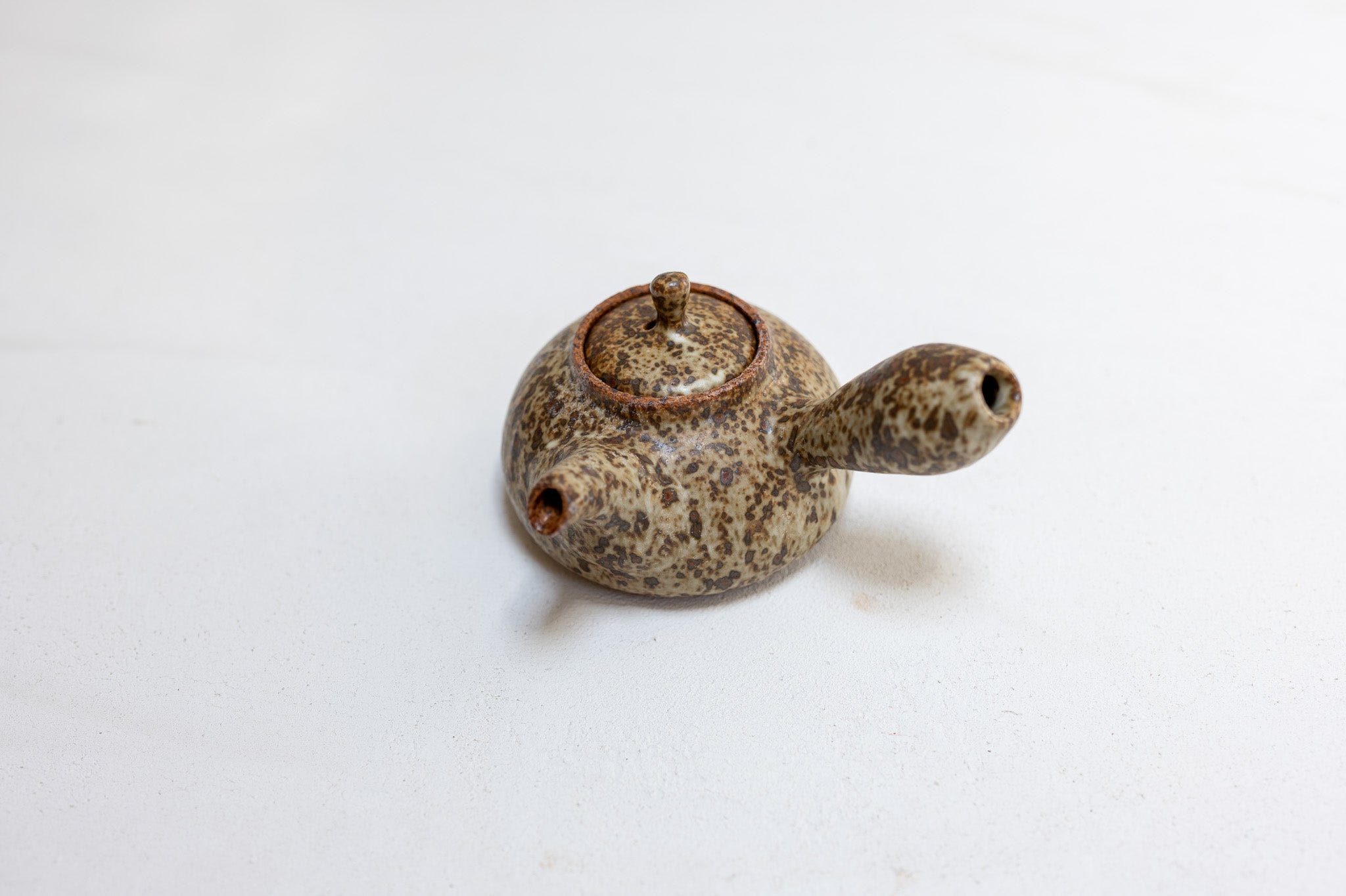 Quail Egg Ceramic side-handle teapot (225ml)
