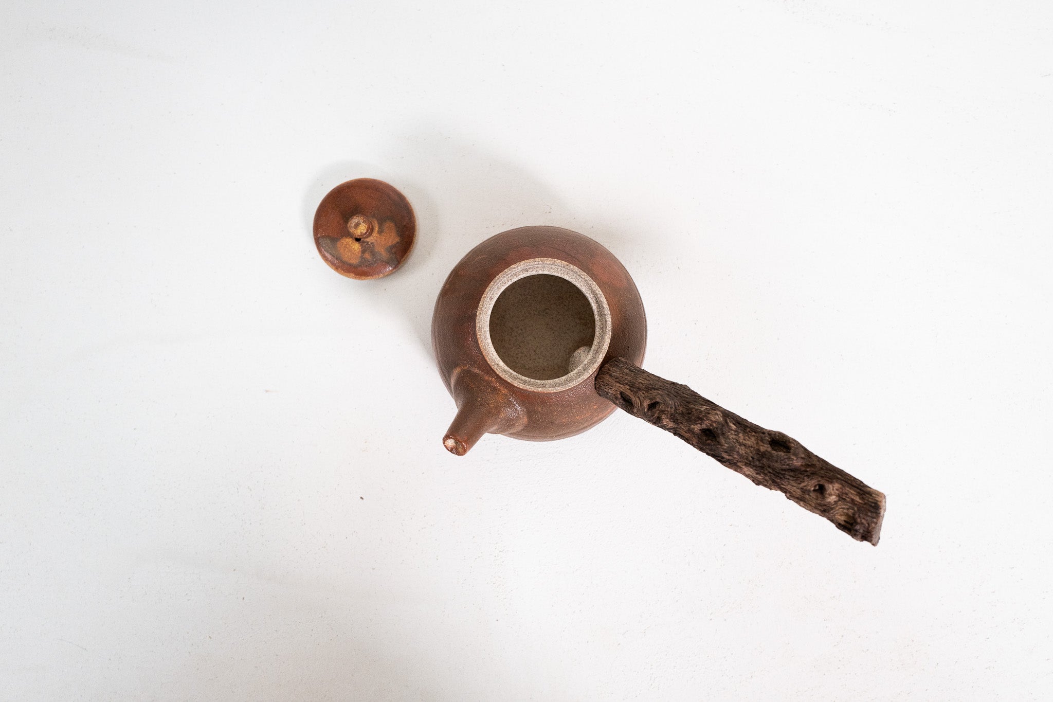 Wooden side handle teapot