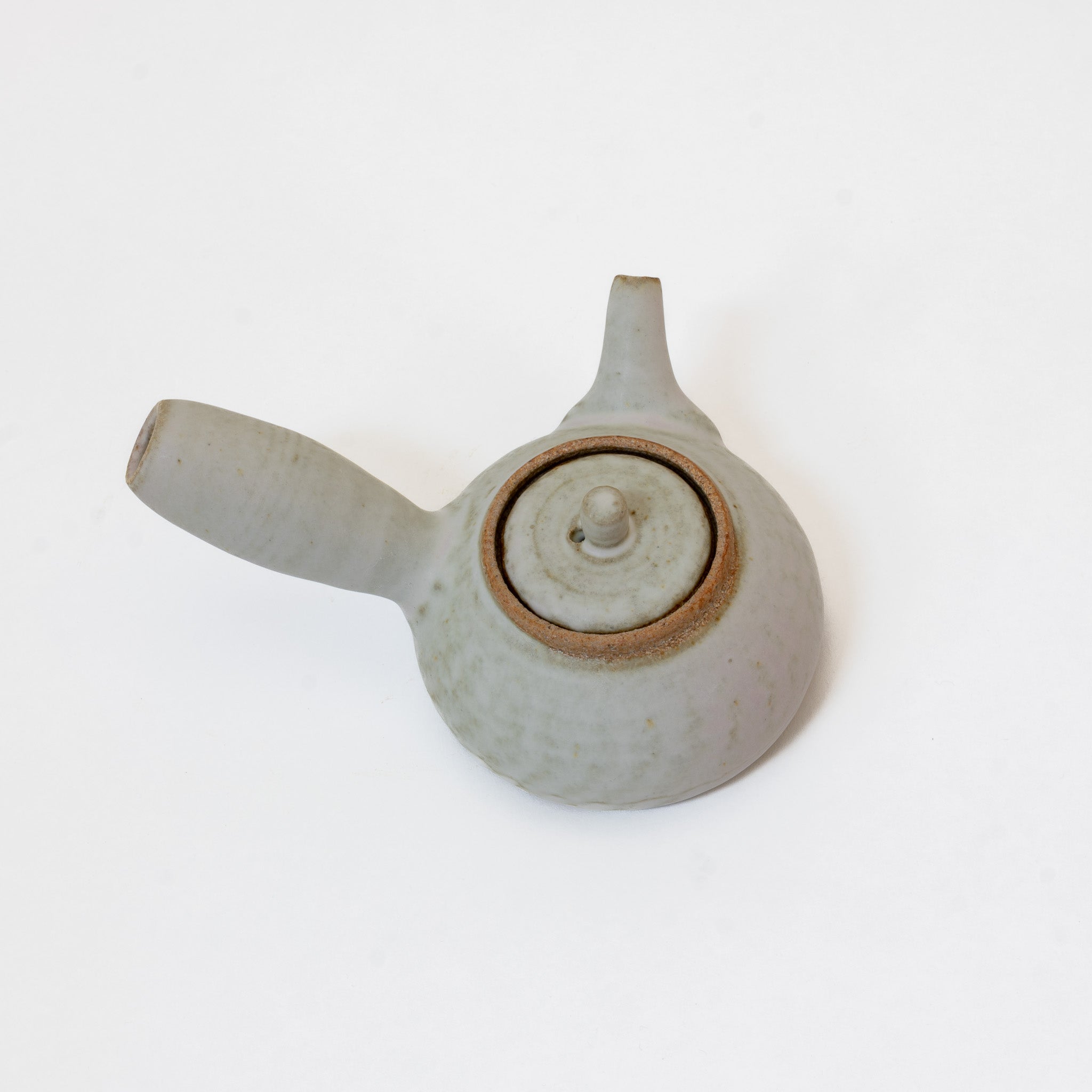Fluted matte white ceramic side-handle teapot (250ml)