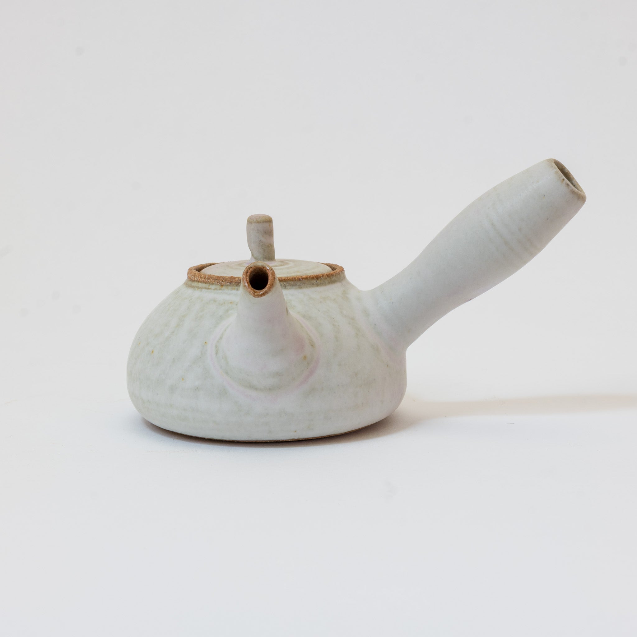 Fluted matte white  ceramic side-handle teapot (300ml)