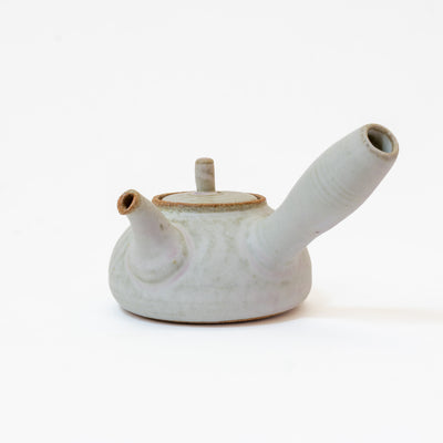 Fluted matte white  ceramic side-handle teapot (300ml)