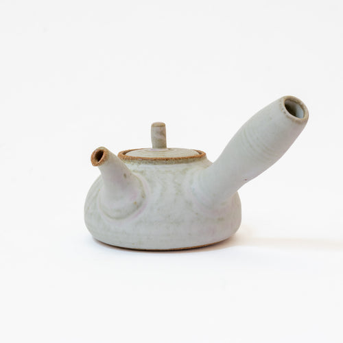 Fluted matte white  ceramic side-handle teapot (300ml)