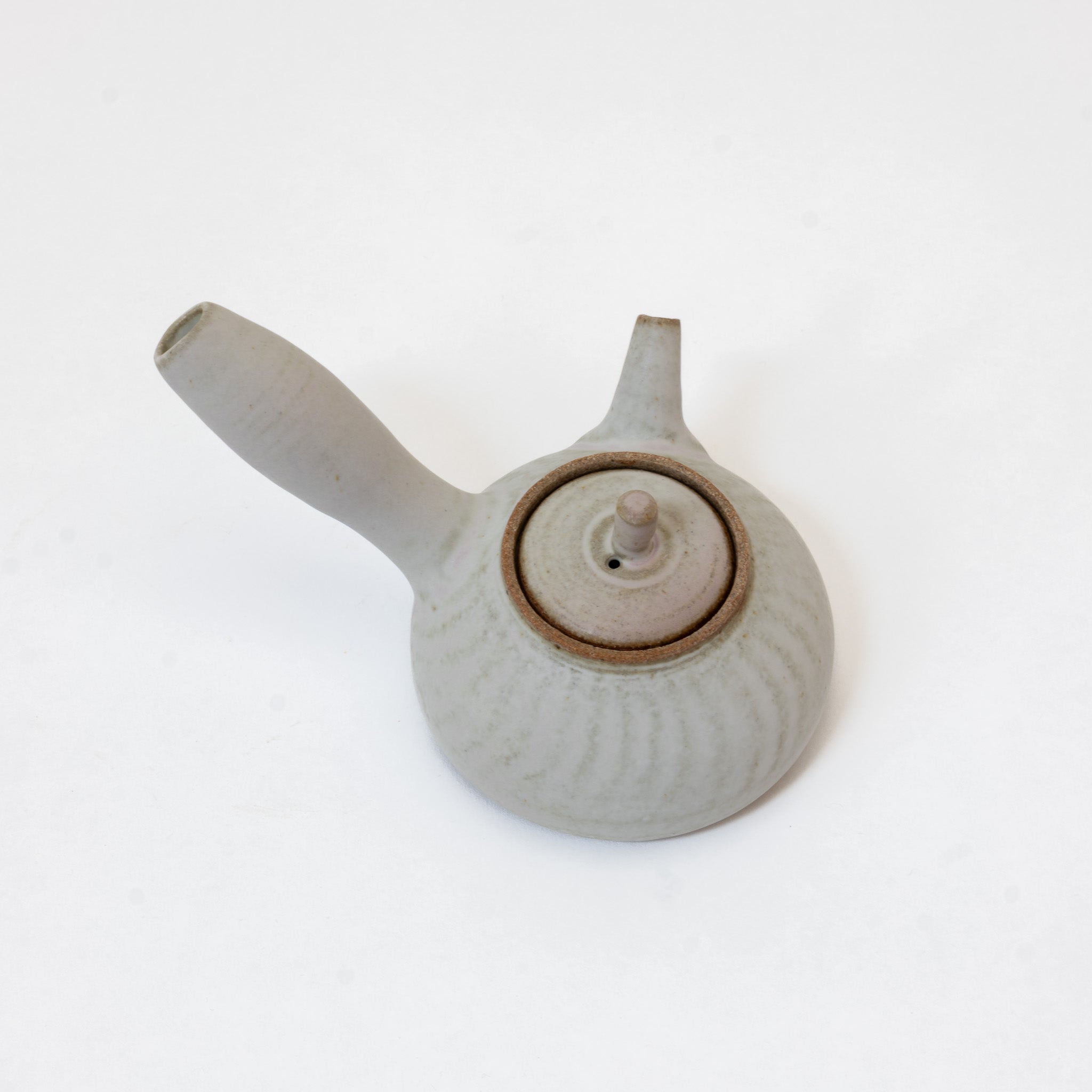 Fluted matte white  ceramic side-handle teapot (300ml)