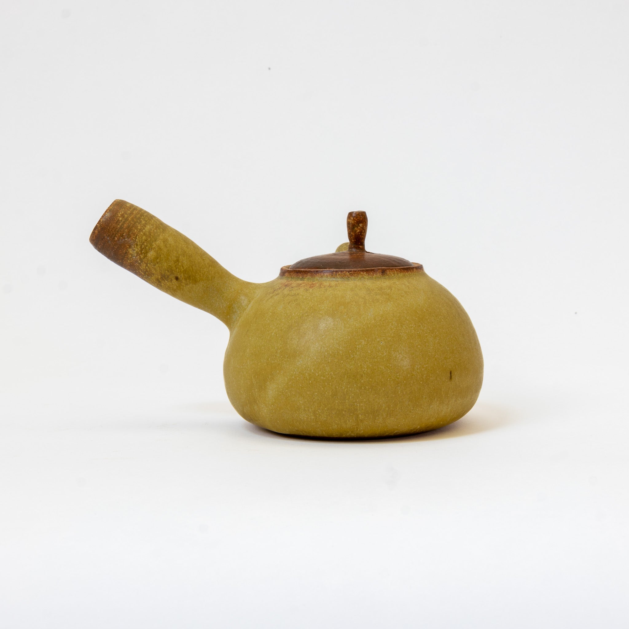 Golden Petal Ceramic side-handle teapot (600ml)