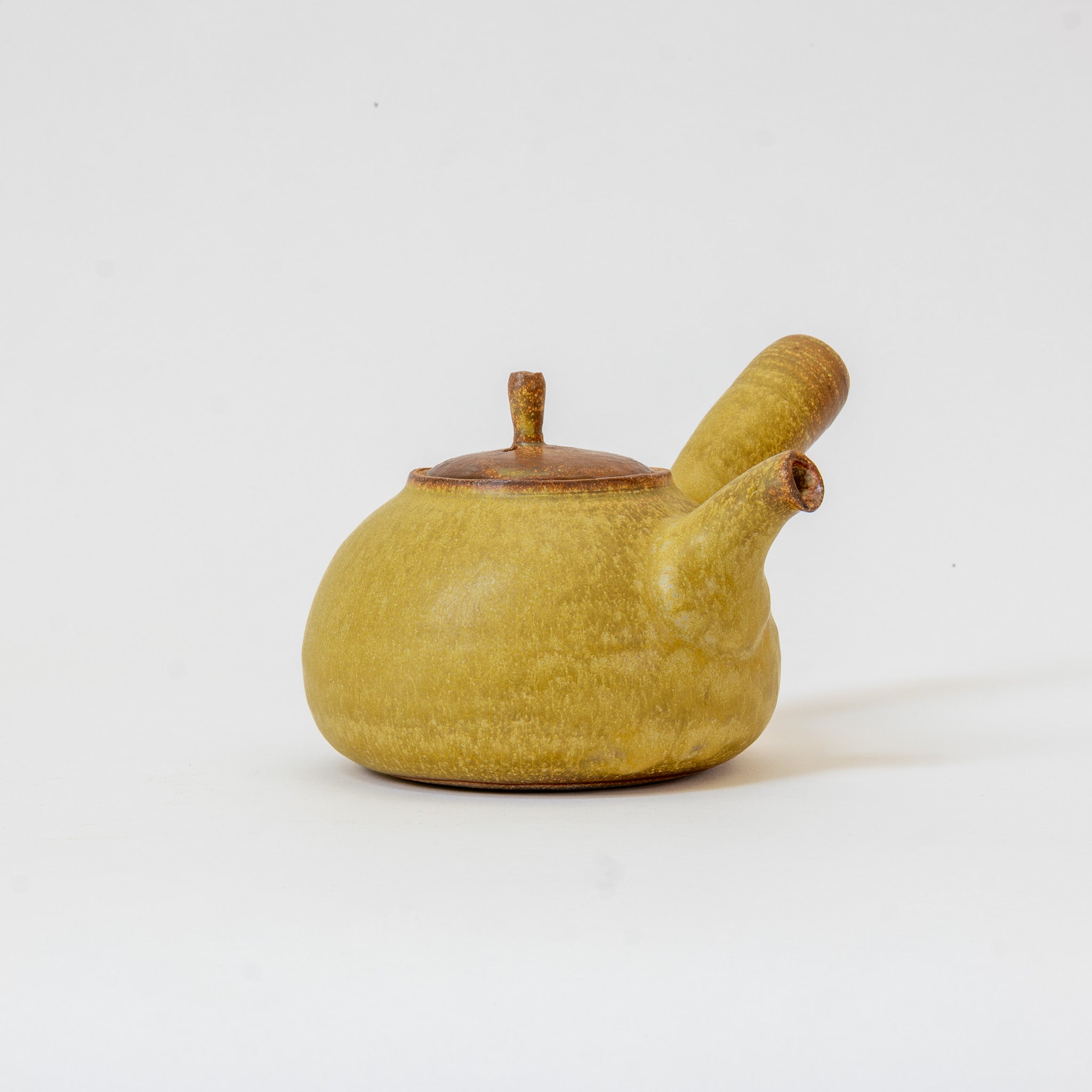 Golden Petal Ceramic side-handle teapot (600ml)