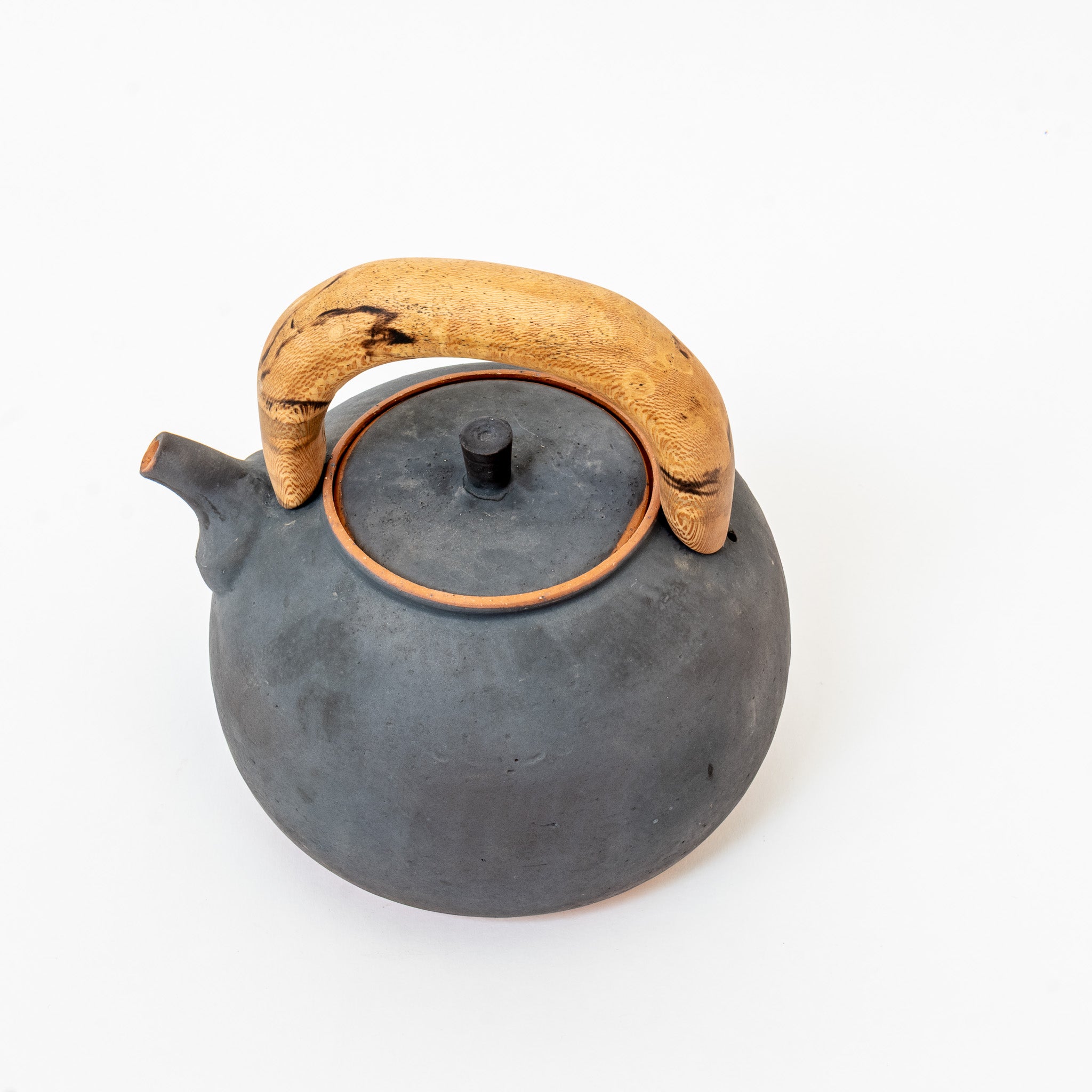 Kettle in new moon finish (2,200)
