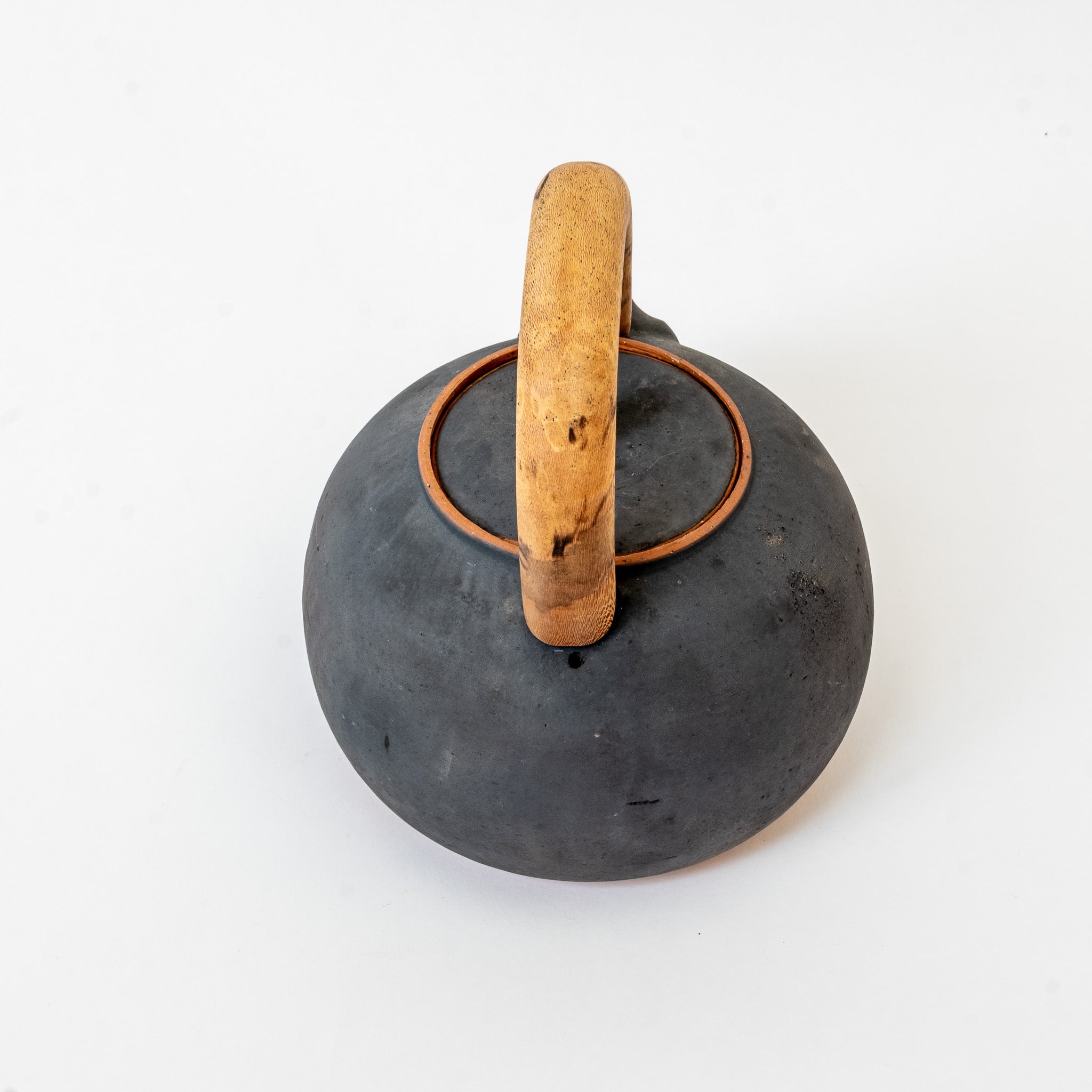 Kettle in new moon finish (2,200)
