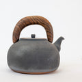 Kettle in new moon finish | claro walnut tiger stripe handle (2,000 ML)