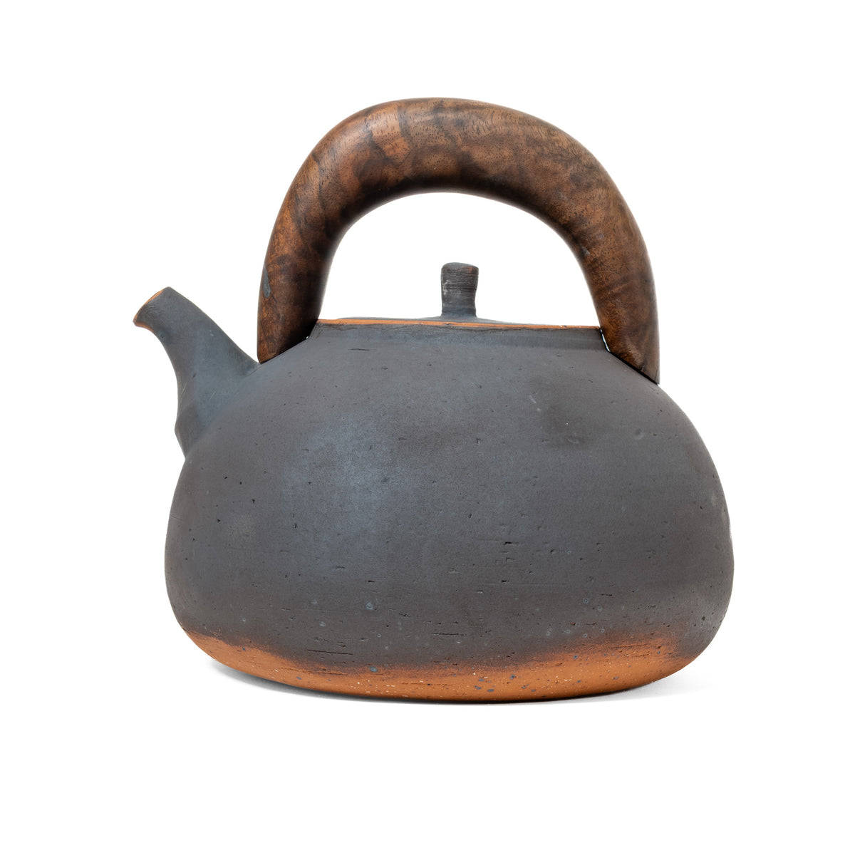 Kettle in new moon finish | claro walnut tiger stripe handle (2,000 ML)