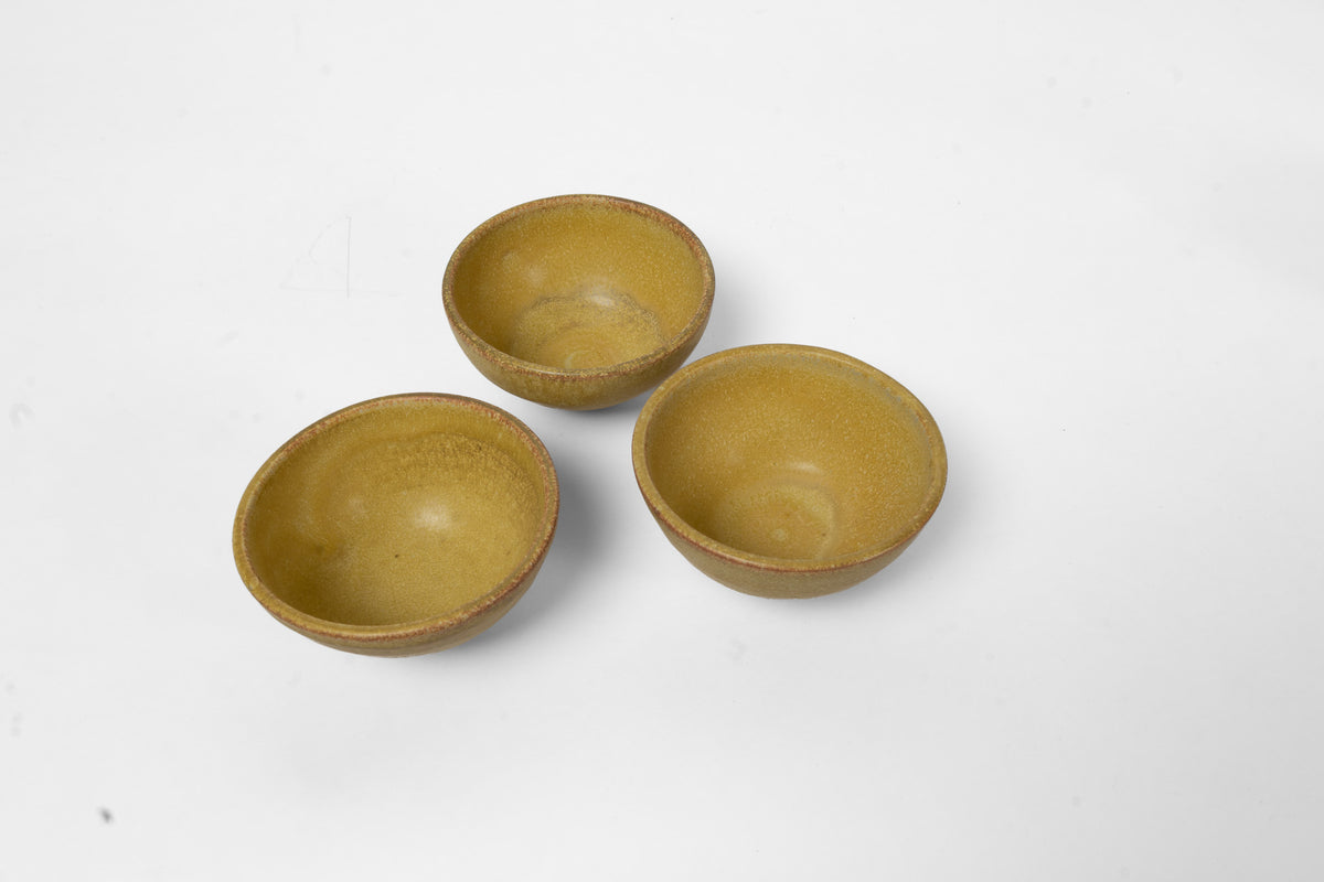 Set of three small tea bowls in Golden Petal Finish