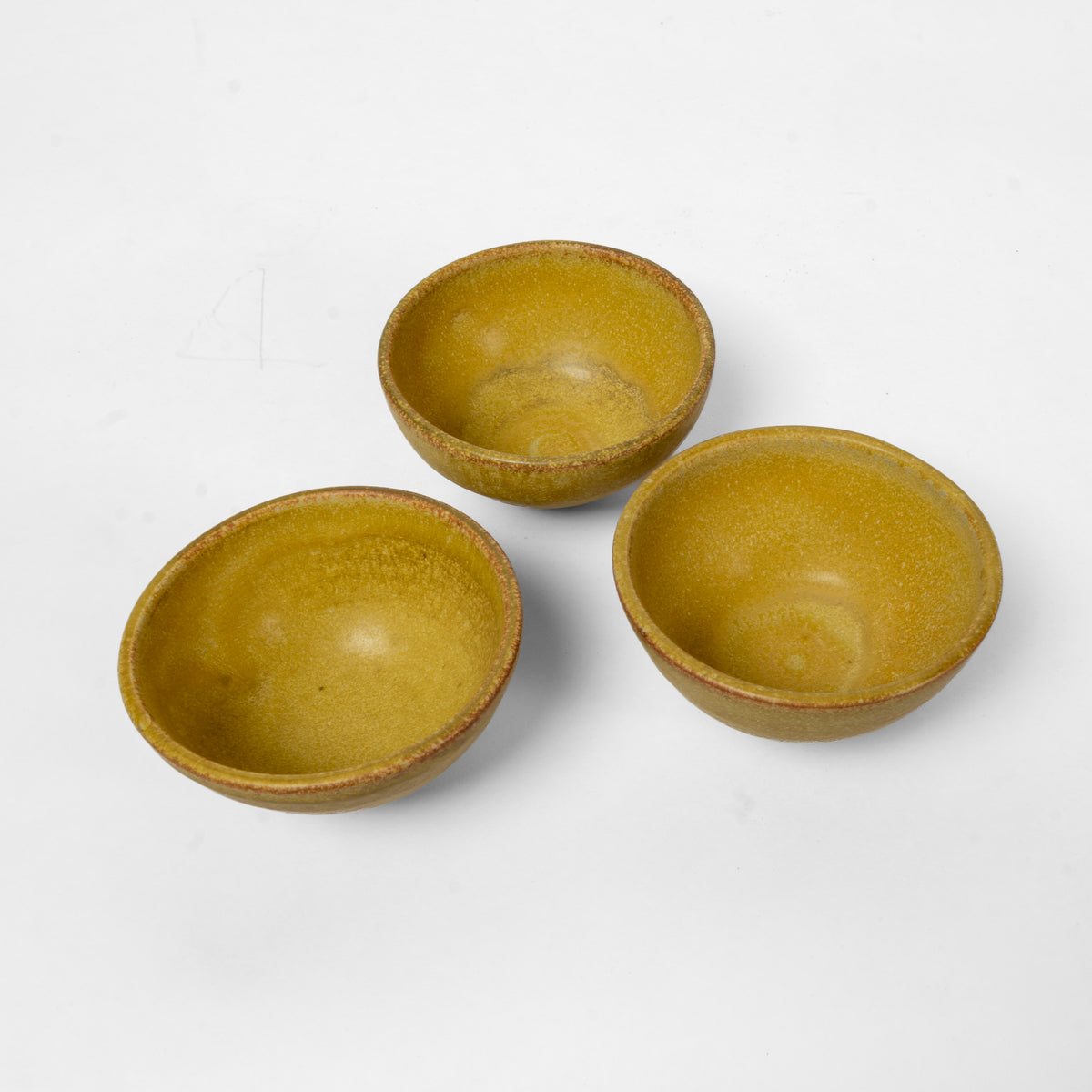 Set of three small tea bowls in Golden Petal Finish