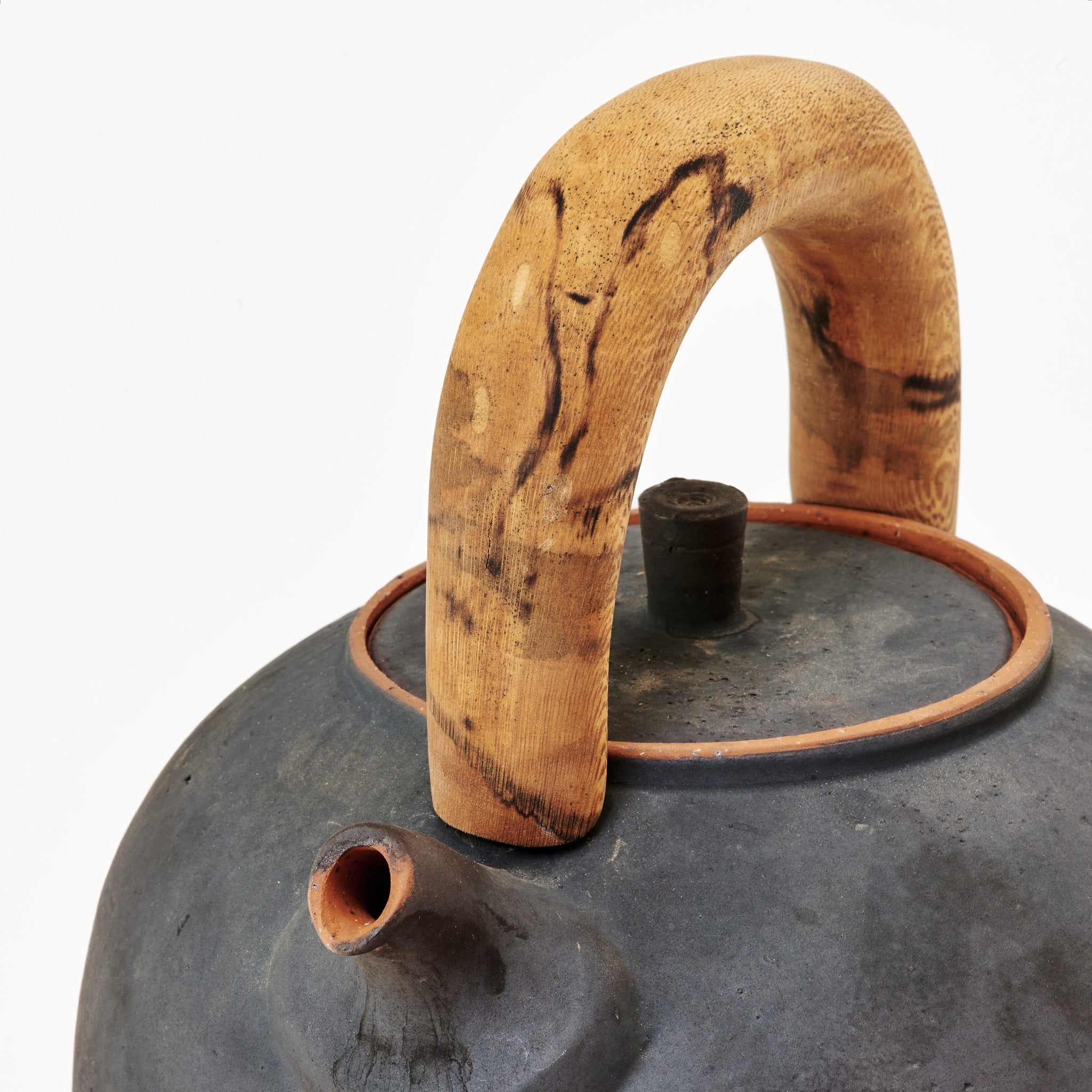 Kettle in new moon finish (2,200)